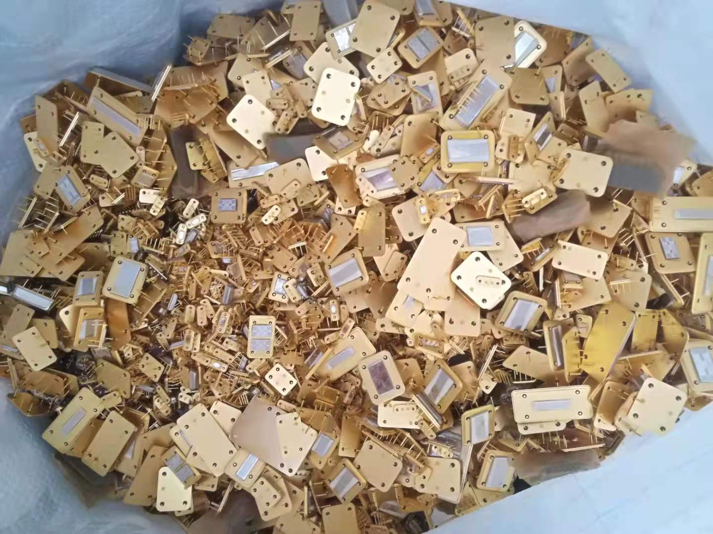 普潤貴金屬回收公司：專業(yè)回收鍍金廢料，為環(huán)保助力